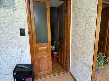 4 otaqlı köhnə tikili - 28 May m. - 79 m²
