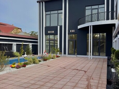5 otaqlı həyət evi/bağ evi - Şüvəlan q. - 200 m²