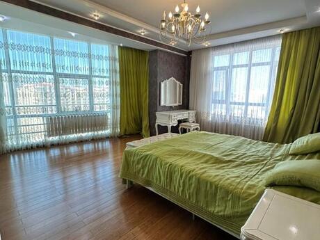 Elan №5601904 - Bakı, Şah İsmayıl Xətai m., 3 otaqlı, 130 m², 15/20 mərtəbə
