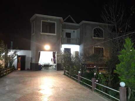 6 otaqlı həyət evi/bağ evi - Buzovna q. - 250 m²