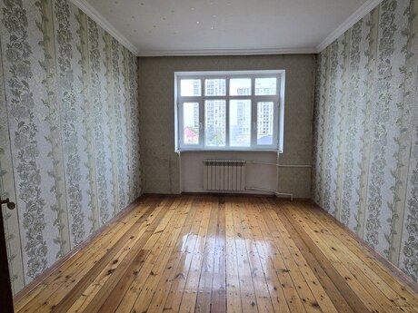 3 otaqlı köhnə tikili - 7-ci mikrorayon q. - 57 m²