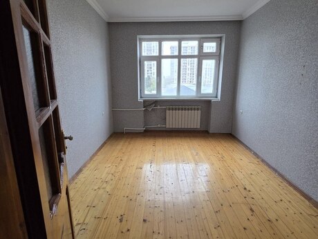3 otaqlı köhnə tikili - 7-ci mikrorayon q. - 57 m²