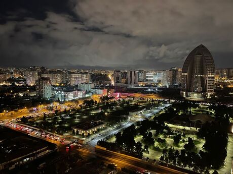5 otaqlı yeni tikili - Şah İsmayıl Xətai m. - 285 m²
