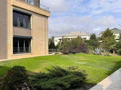 10 otaqlı həyət evi/bağ evi - Badamdar q. - 1100 m²