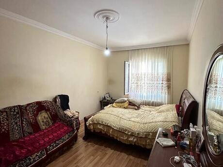 3 otaqlı köhnə tikili - Yeni Günəşli q. - 80 m²