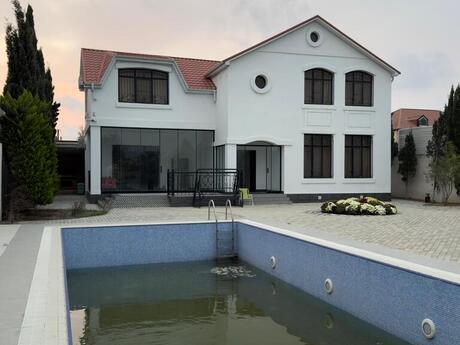 5 otaqlı həyət evi/bağ evi - Şüvəlan q. - 270 m²
