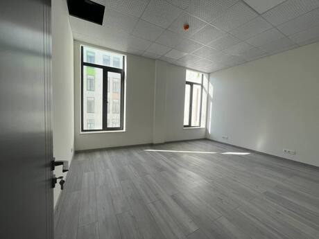 4-комн. офис - м. Дернегюль - 106 м²