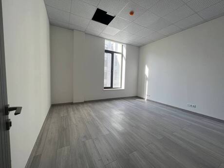 4-комн. офис - м. Дернегюль - 106 м²