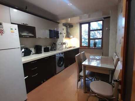 3 otaqlı köhnə tikili - Xalqlar Dostluğu m. - 80 m²