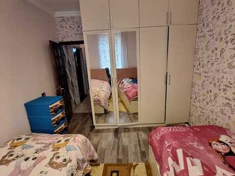 3 otaqlı köhnə tikili - Yeni Günəşli q. - 90 m²