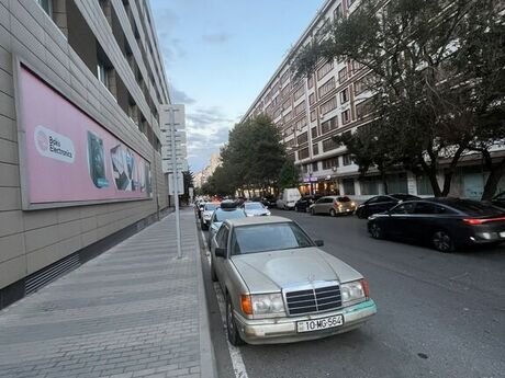 3 otaqlı köhnə tikili - Azadlıq Prospekti m. - 85 m²