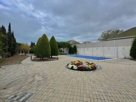 5 otaqlı həyət evi/bağ evi - Şüvəlan q. - 300 m²