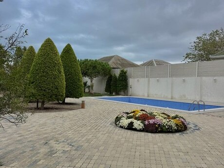 5 otaqlı həyət evi/bağ evi - Şüvəlan q. - 300 m²