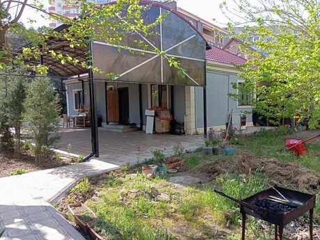 5 otaqlı həyət evi/bağ evi - 8 Noyabr m. - 95 m²
