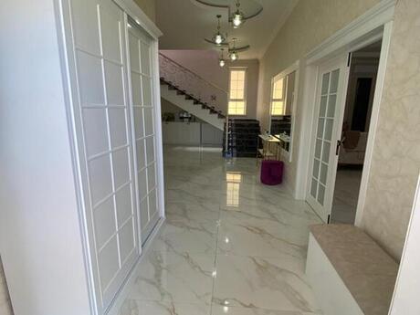 4 otaqlı həyət evi/bağ evi - Buzovna q. - 240 m²