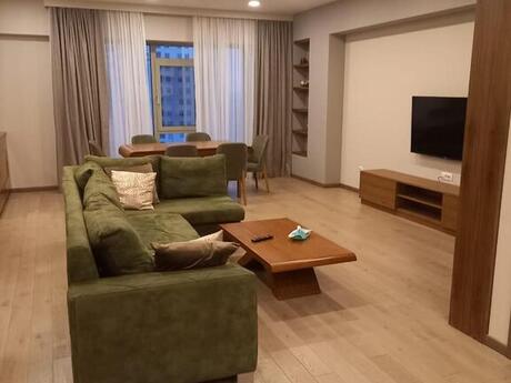 Vurğun Residence kompleksində 3 otaqlı yeni tikili mənzil kirayə verilir, 127 m², 2 200 AZN/ay, şəkil 3 / 12