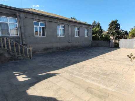 6 otaqlı həyət evi/bağ evi - Buzovna q. - 200 m²