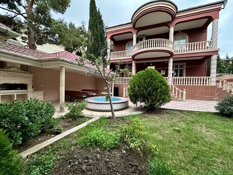 5 otaqlı həyət evi/bağ evi - Bakıxanov q. - 400 m²