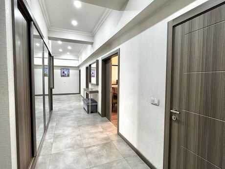 4 otaqlı yeni tikili - Ağ şəhər q. - 160 m²
