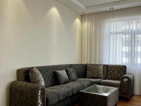 3-room apartment for rent, 150 m², Ağ şəhər: 1 300 ₼/mo 3