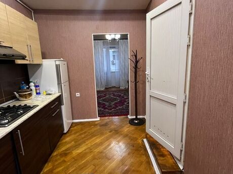 2 otaqlı köhnə tikili - 28 May m. - 55 m²