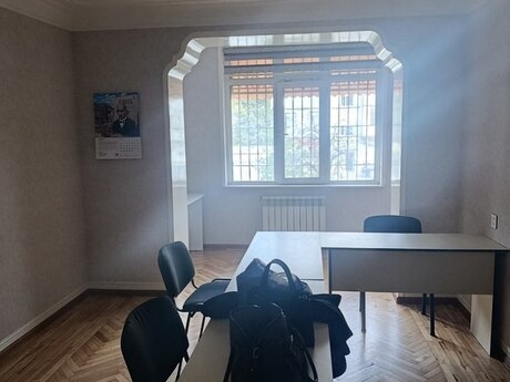 5 otaqlı mənzil, 130 m², Qara Qarayev: 300 000 ₼ 2