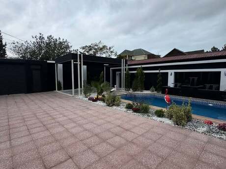 5 otaqlı həyət evi/bağ evi - Şüvəlan q. - 200 m²