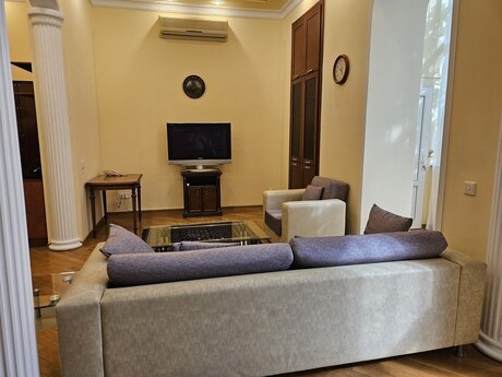 Kirayə 3 otaqlı mənzil, 100 m², Sahil: 2 500 ₼/ay 3