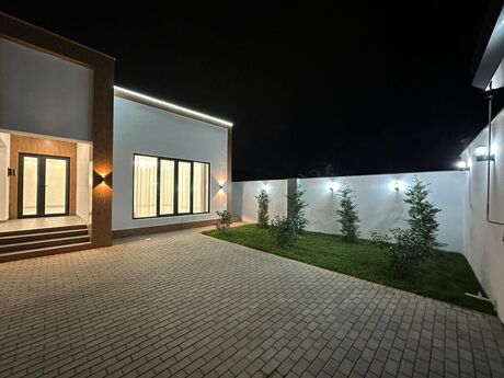 4 otaqlı həyət evi/bağ evi - Şüvəlan q. - 180 m²