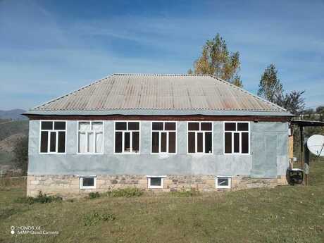 4 otaqlı həyət evi/bağ evi - Gədəbəy - 104 m²