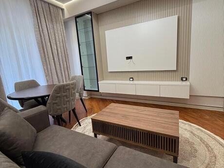 2-комн. новостройка - м. Элмляр Академиясы - 70 м²