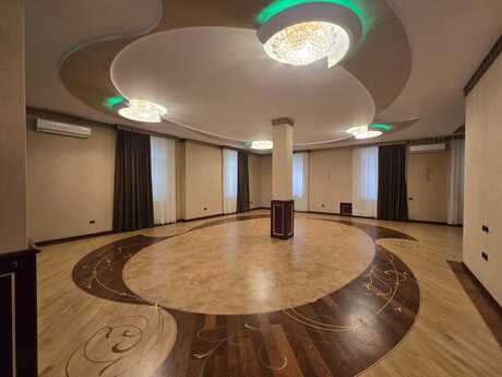 6 otaqlı həyət evi/bağ evi - 8 Noyabr m. - 1000 m²