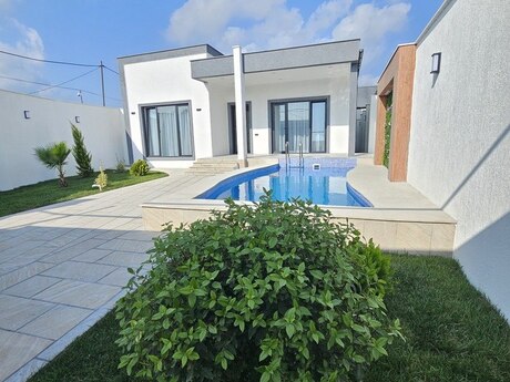 4 otaqlı həyət evi/bağ evi - Şüvəlan q. - 140 m²