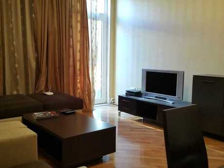 3 otaqlı köhnə tikili - Sahil m. - 90 m²