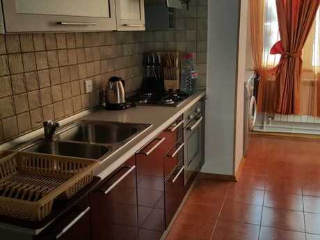 3 otaqlı köhnə tikili - Sahil m. - 90 m²