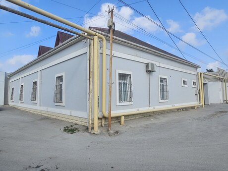 8 otaqlı həyət evi/bağ evi - Buzovna q. - 250 m²