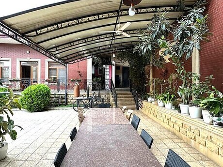 5 otaqlı həyət evi/bağ evi - Səbail r. - 500 m²
