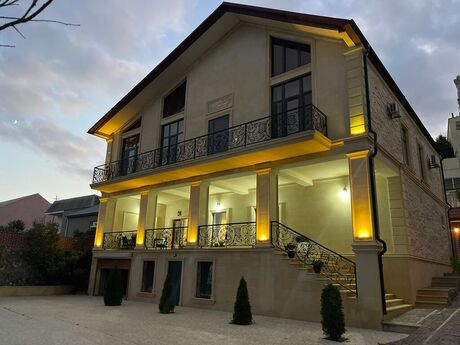 5 otaqlı həyət evi/bağ evi - Badamdar q. - 300 m²