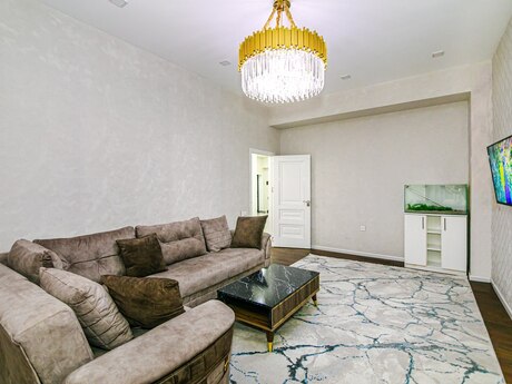 3-room apartment for rent, 135 m², Şah İsmayıl Xətai: 80 ₼/mo 4