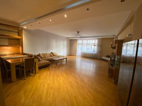 4 otaqlı yeni tikili - 28 May m. - 220 m²