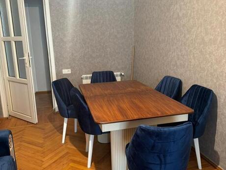 3 otaqlı köhnə tikili - 28 May m. - 72 m²