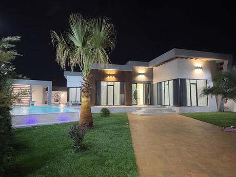 5 otaqlı həyət evi/bağ evi - Mərdəkan q. - 260 m²