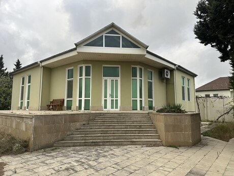 5 otaqlı həyət evi/bağ evi - Novxanı q. - 120 m²