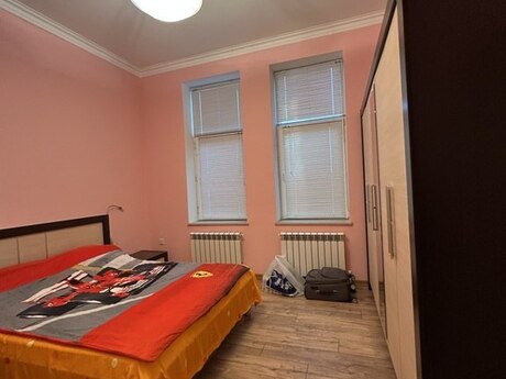 5 otaqlı həyət evi/bağ evi - Novxanı q. - 120 m²