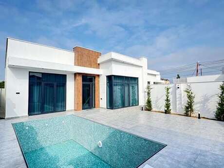 4 otaqlı həyət evi/bağ evi - Şüvəlan q. - 160 m²