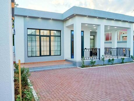 4 otaqlı həyət evi/bağ evi - Görədil q. - 203 m²