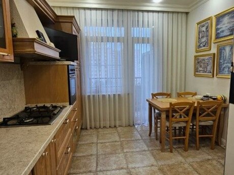 4 otaqlı yeni tikili - Elmlər Akademiyası m. - 170 m²