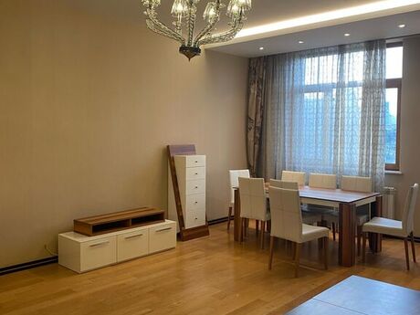 3-комн. новостройка - м. 8 ноября - 171 м²