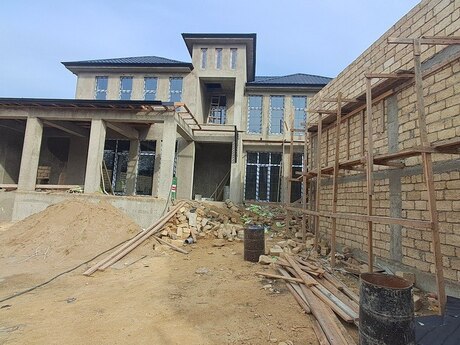 6 otaqlı həyət evi/bağ evi - Bakıxanov q. - 300 m²
