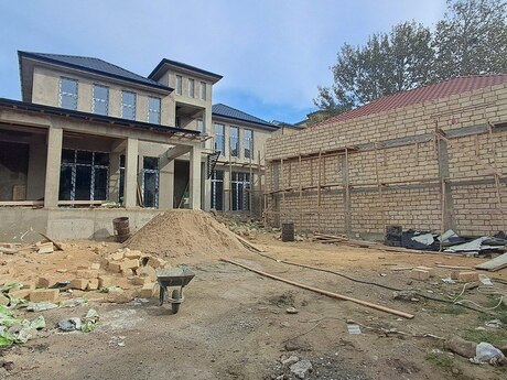 6 otaqlı həyət evi/bağ evi - Bakıxanov q. - 300 m²